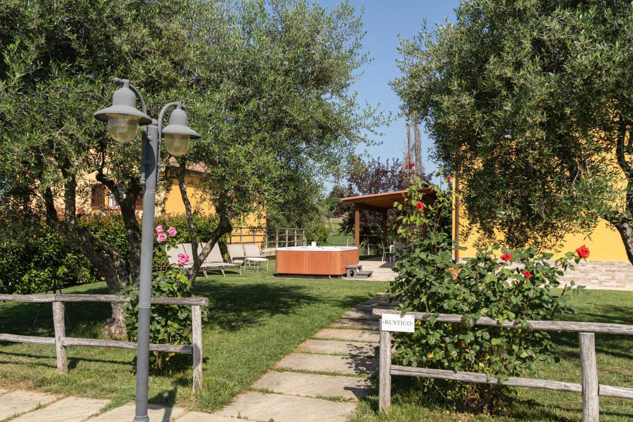 Montenovo Country House Ostra Vetere Exterior foto