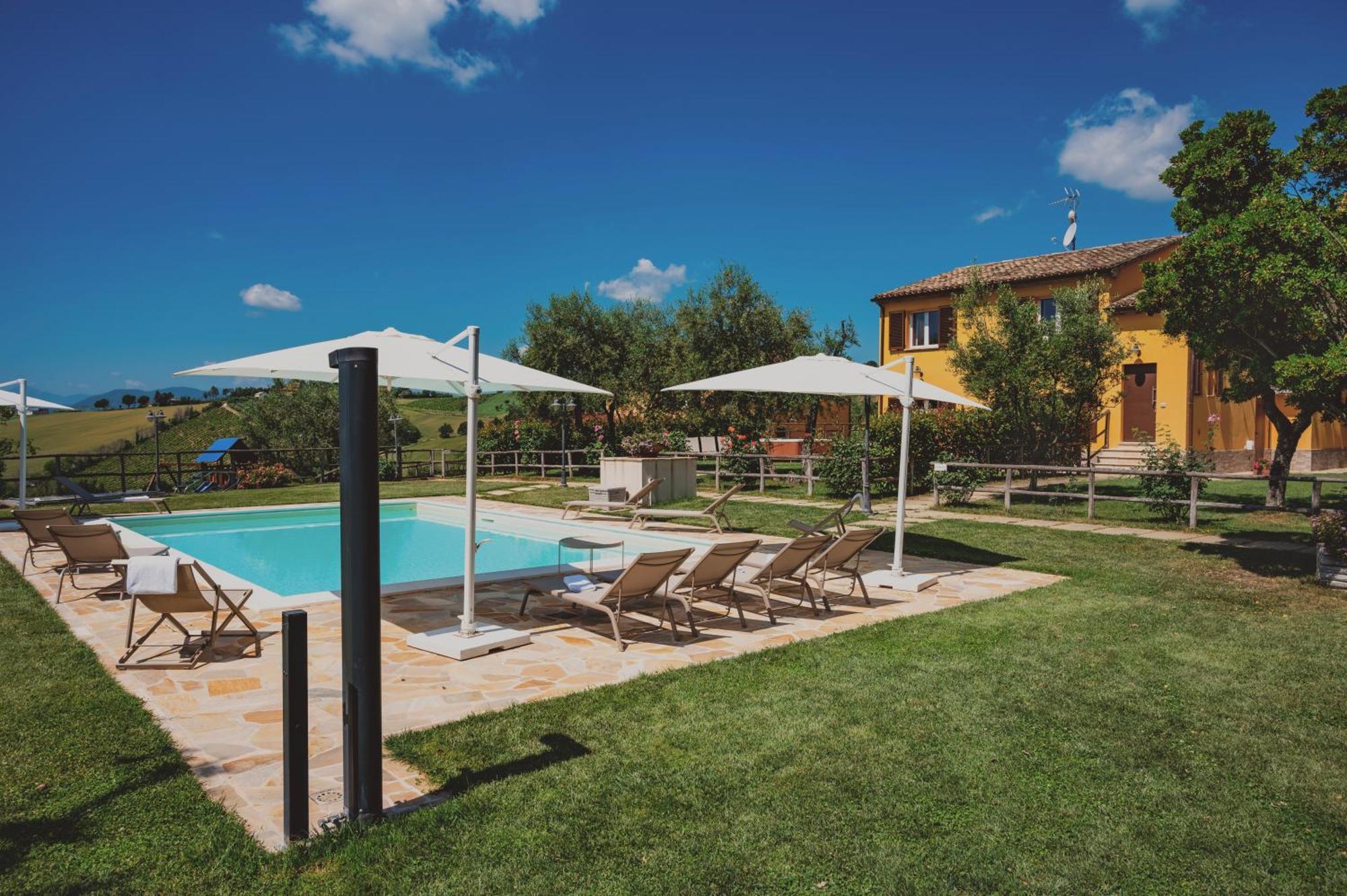 Montenovo Country House Ostra Vetere Exterior foto