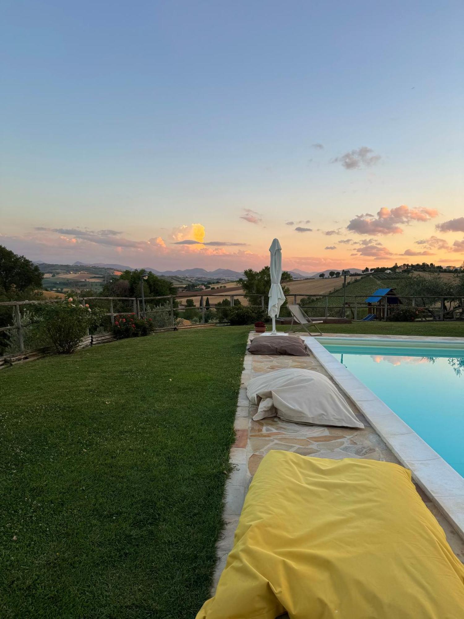 Montenovo Country House Ostra Vetere Exterior foto